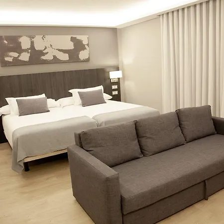 מלון Cruz De La Victoria 3*