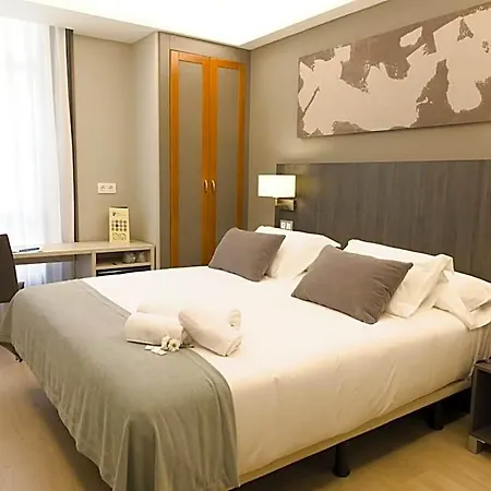 Hotel Cruz De La Victoria 4*